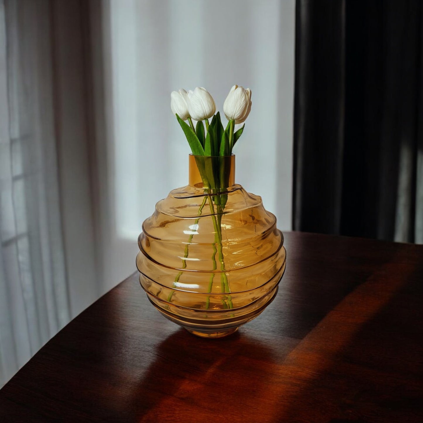 Rounded glass vase